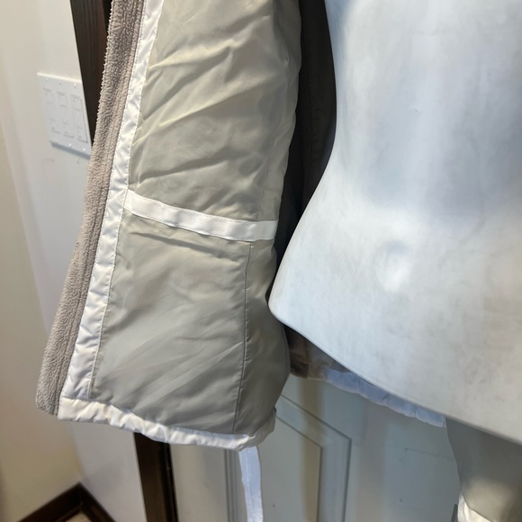 Nike Women's Quilted White Fur Lined Jacket Size L - Picture 13 of 15